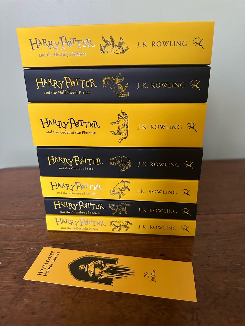 Harry Potter Hufflepuff Set - Yellow & Black Spine Collection